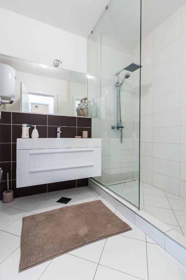 Hoplite 2Br Apartment With Free Parking Zadar Dış mekan fotoğraf